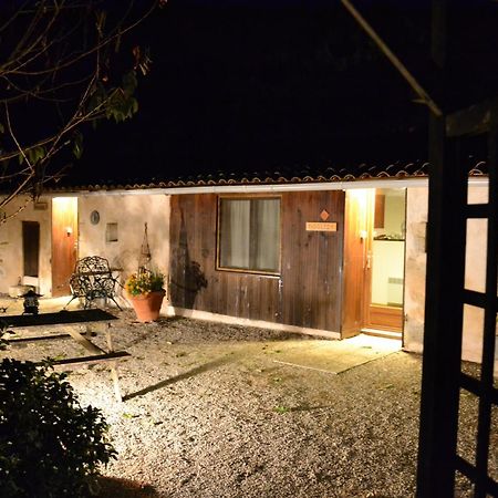 Le Moulin De Lusseau Bed and Breakfast Chef-Boutonne Kamer foto