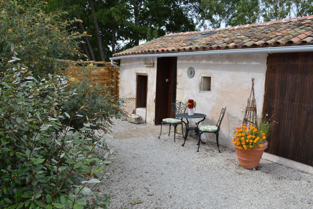 Le Moulin De Lusseau Bed and Breakfast Chef-Boutonne Kamer foto